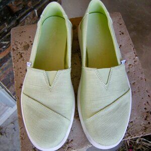 Tom's size 11 Alpargata flats light green